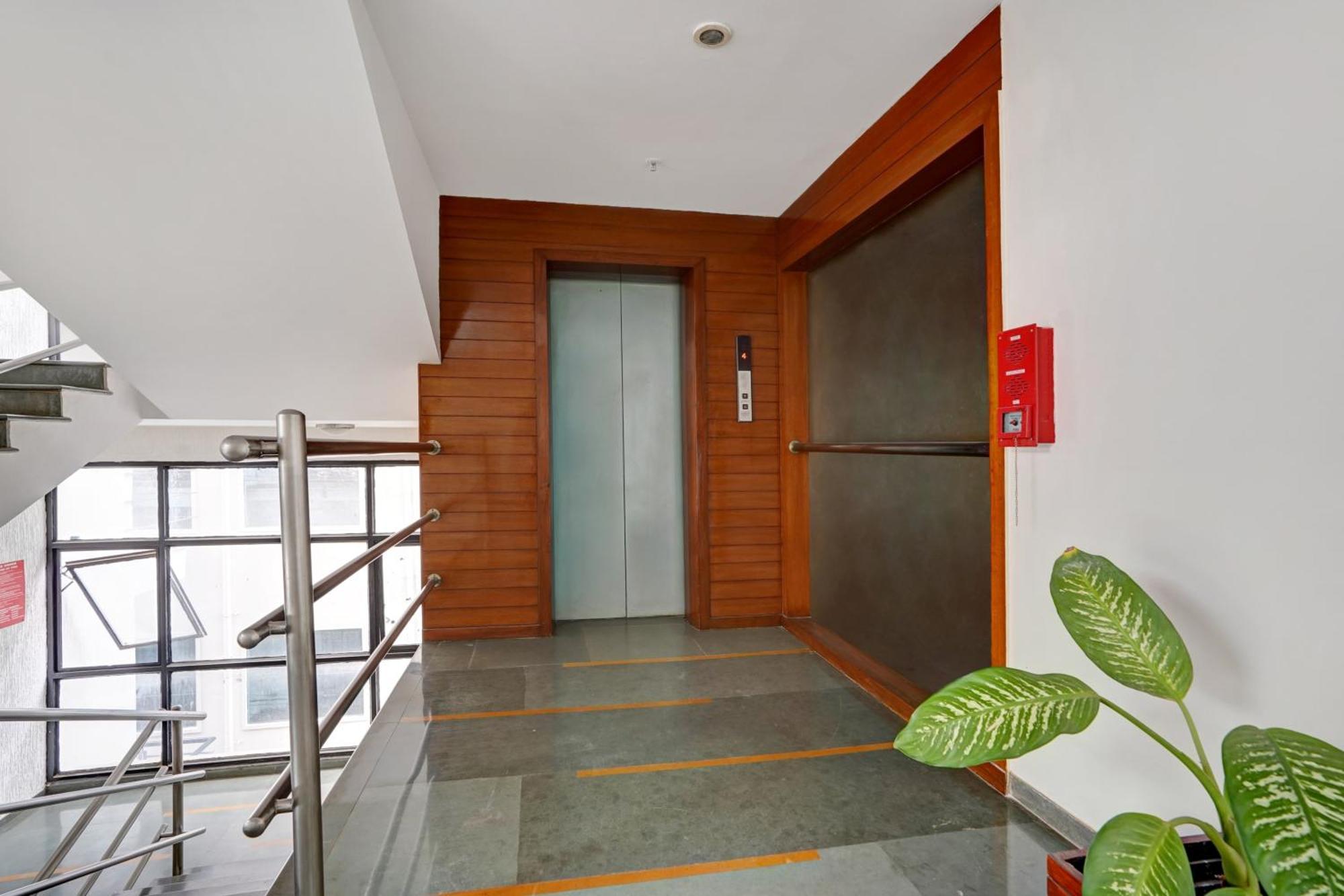 Astra Hotels & Suites - Marathalli Bangalore Buitenkant foto