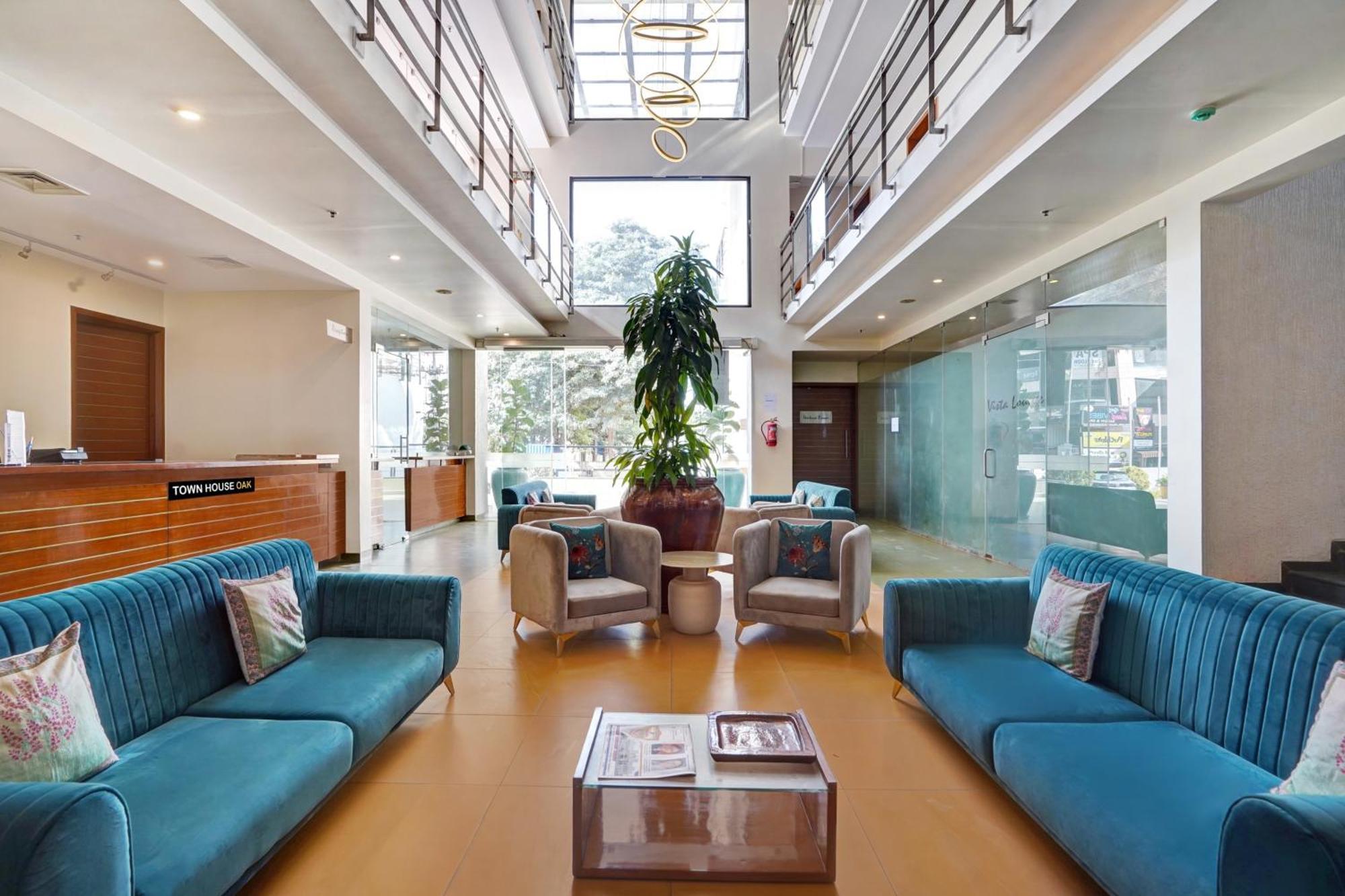 Astra Hotels & Suites - Marathalli Bangalore Buitenkant foto