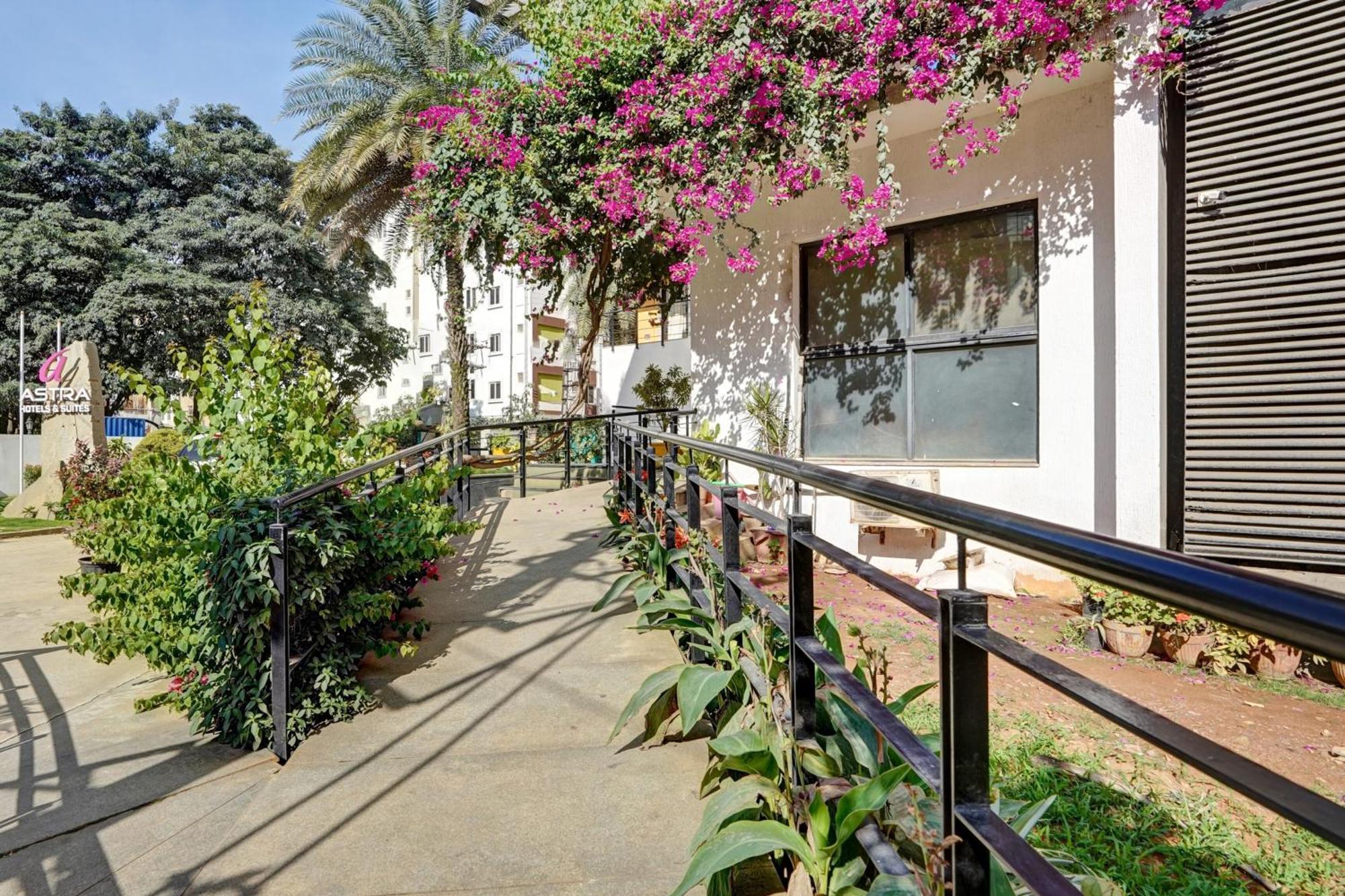 Astra Hotels & Suites - Marathalli Bangalore Buitenkant foto